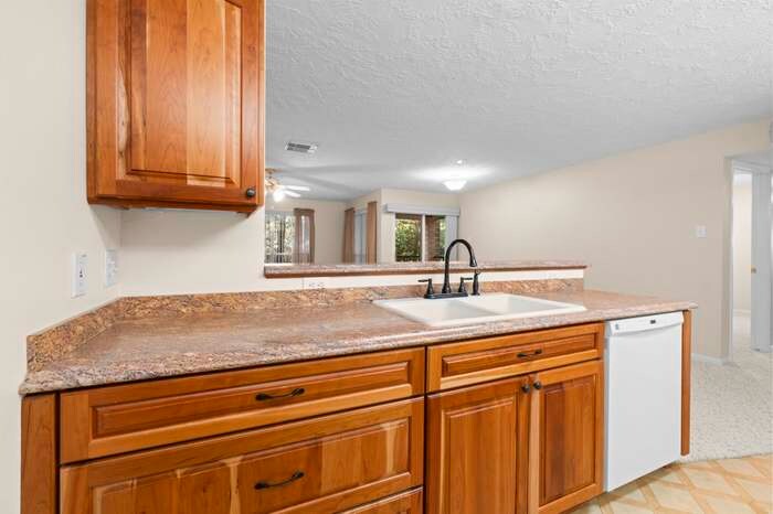 Building Photo - 8051 Bay Branch Dr