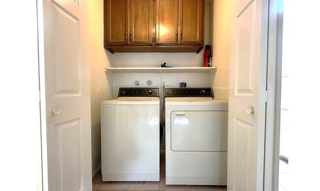 Building Photo - 5253 N Tigua Dr