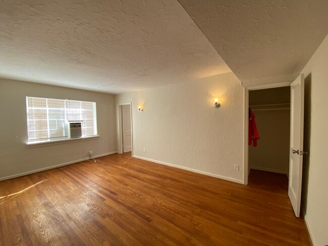 Building Photo - Lee Terrace Apartments