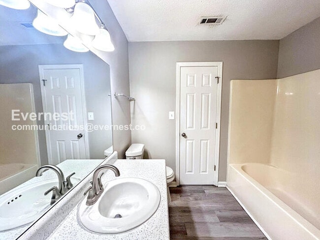 Building Photo - 5920 Catawba Way