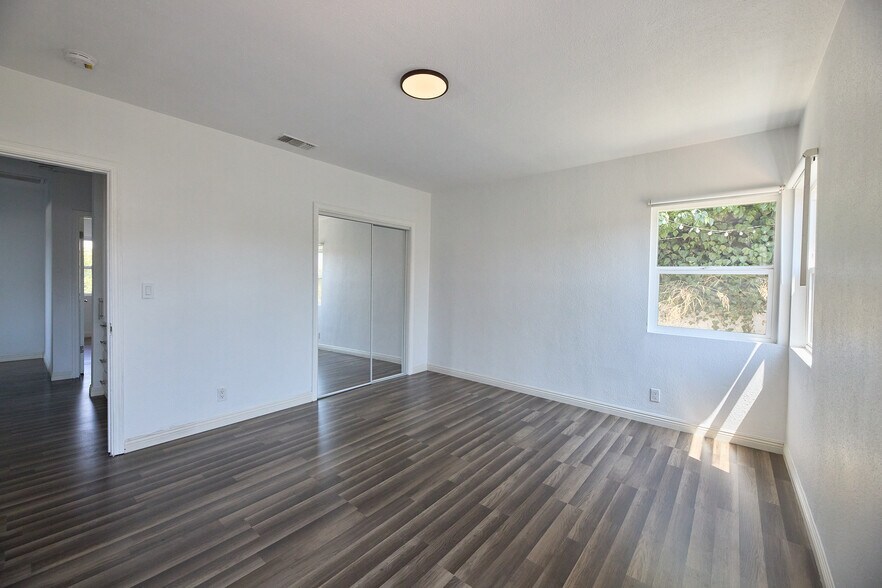 Building Photo - 1416 Helen Dr