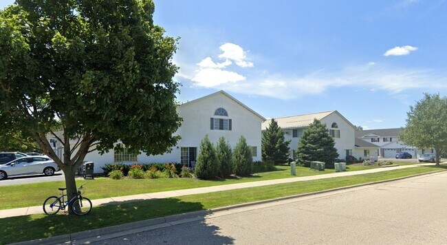 Building Photo - Two-Bedroom Townhome with Private Entrance, Garage & In-Unit Laundry