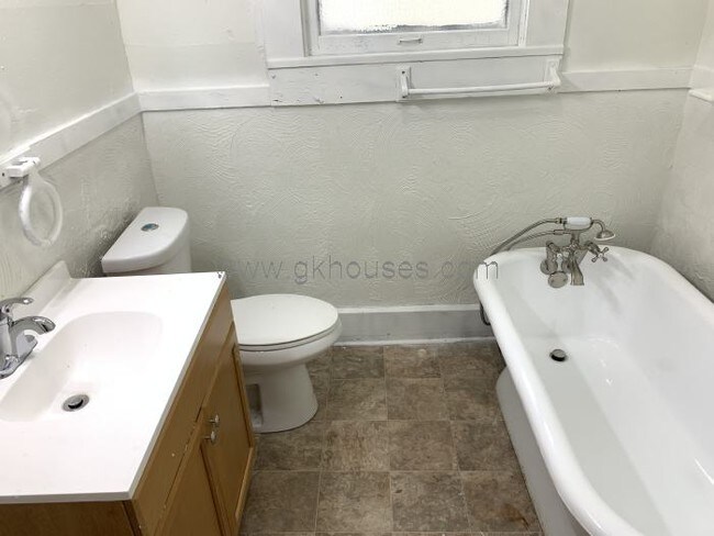 Building Photo - 1785 Steiner Ave SW