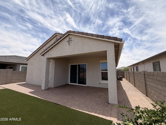 Building Photo - 15628 W Smoketree Dr