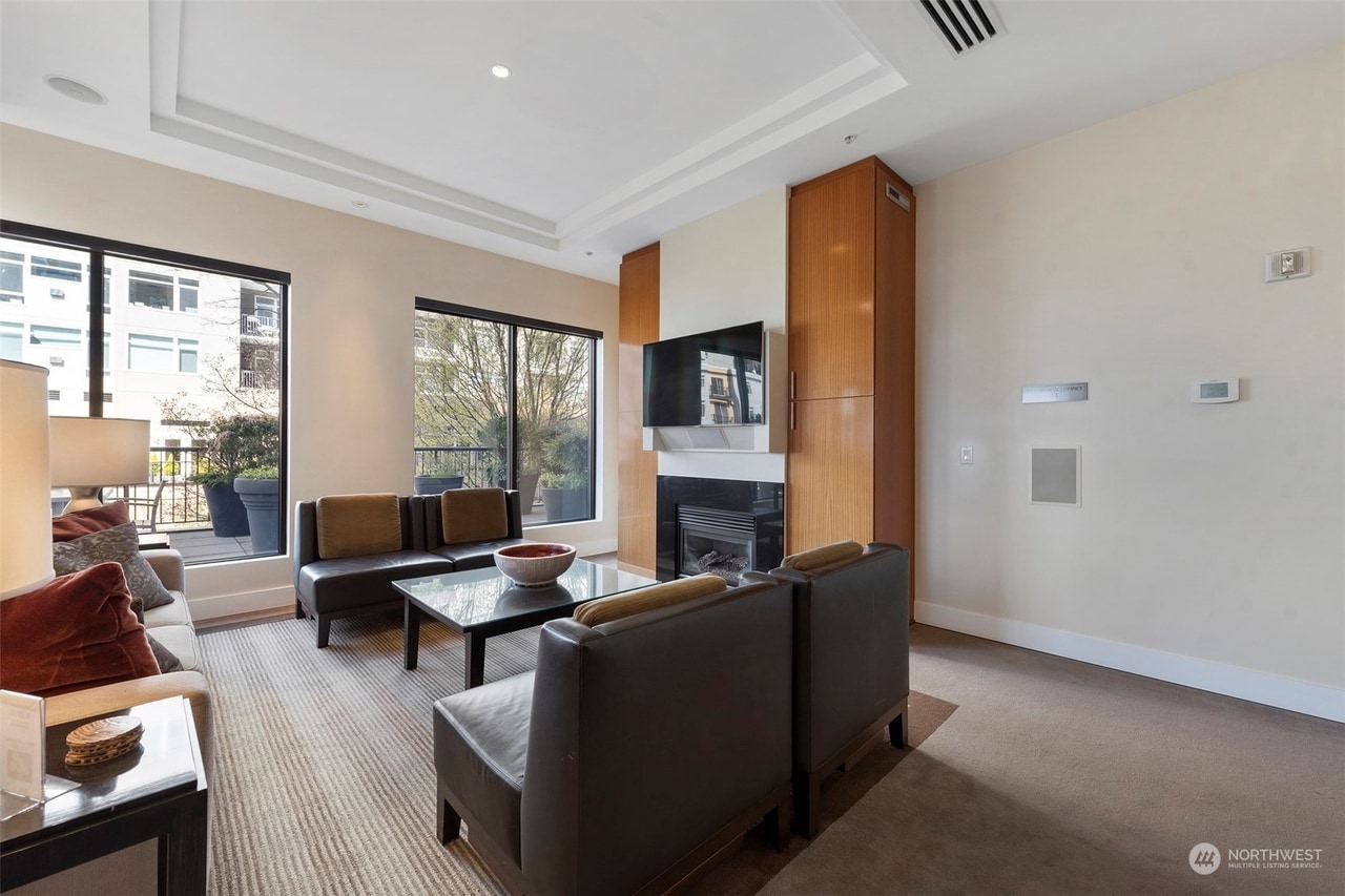 Building Photo - 2721 1st Ave