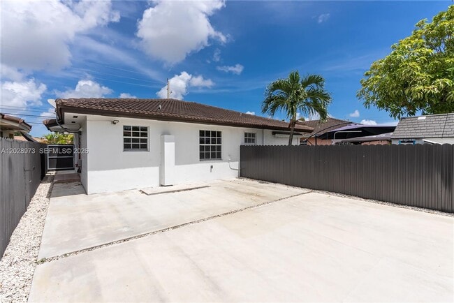 Building Photo - 1214 NW 34th Ave