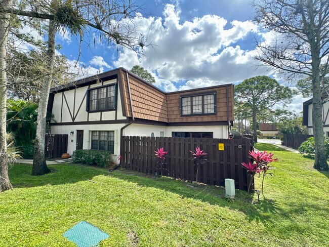 Primary Photo - 152 Weybridge Cir