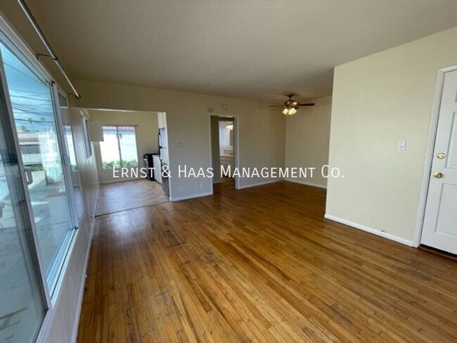 Building Photo - 159 Roycroft Ave