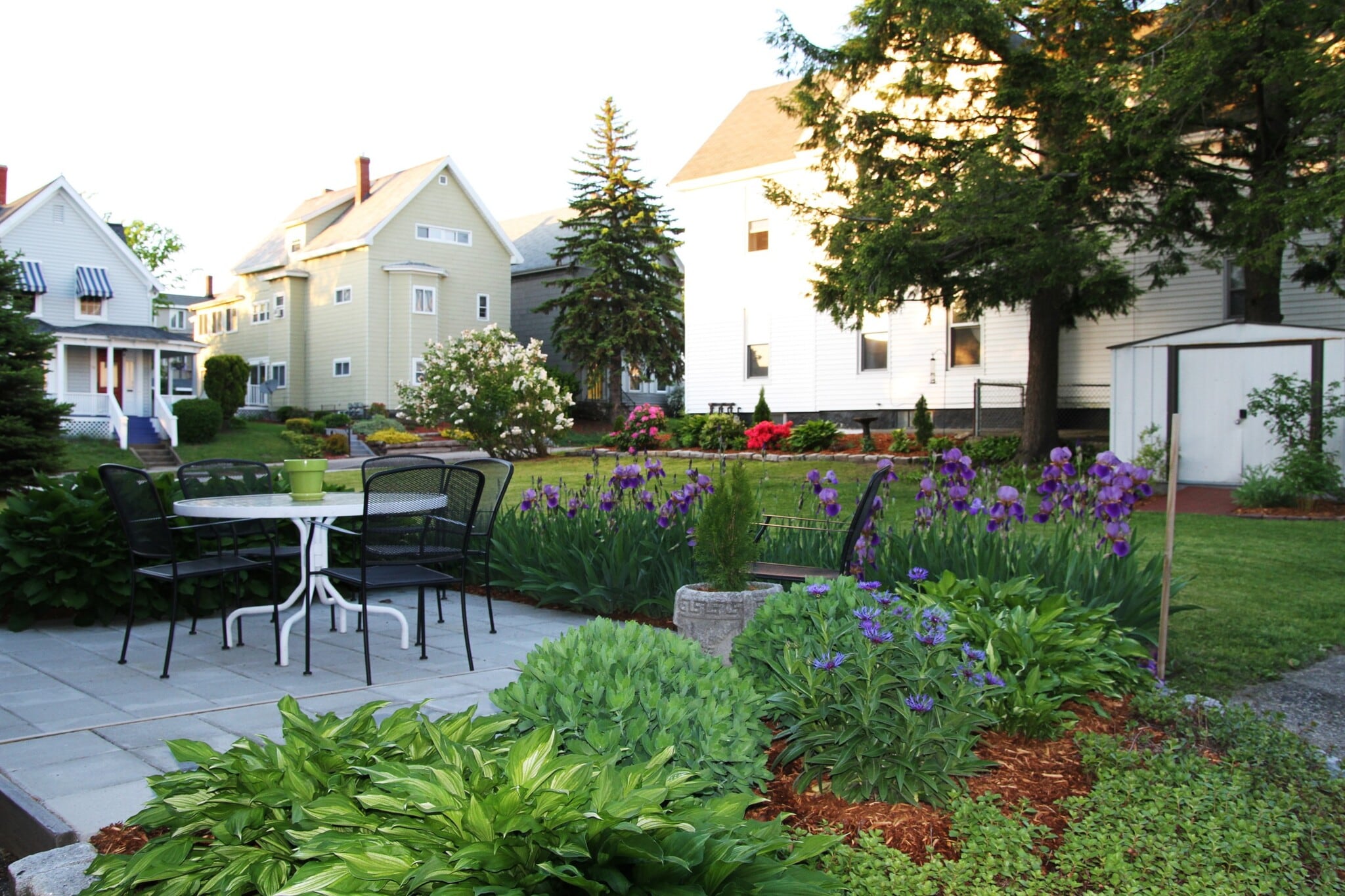 Patio & Side Yard - 91 Sagamore St