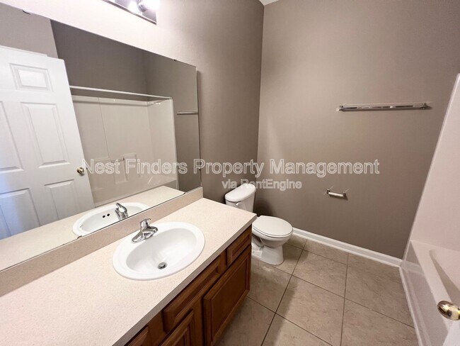 Building Photo - 8210 Green Parrot Rd