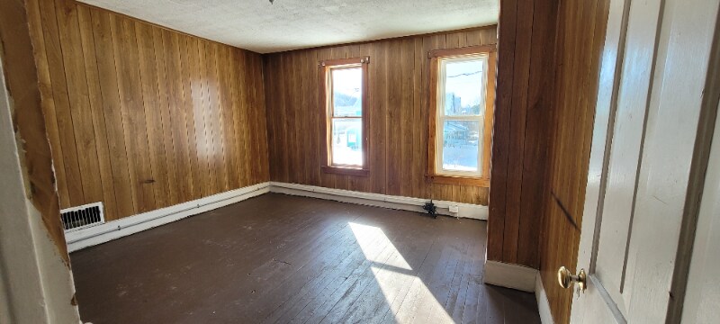 Building Photo - 164 Dupont St