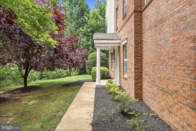 Building Photo - 20423 Trails End Terrace