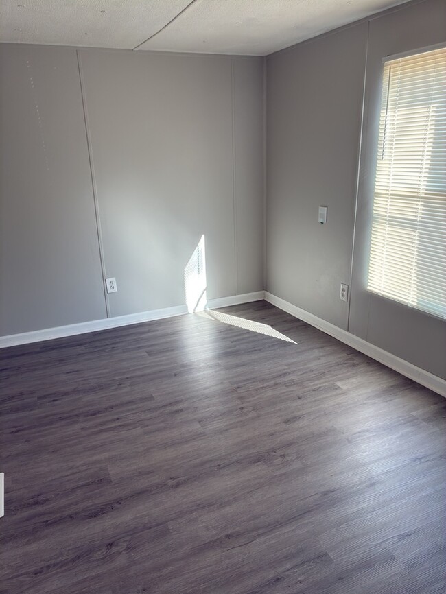 Building Photo - 2 Crosby Ln