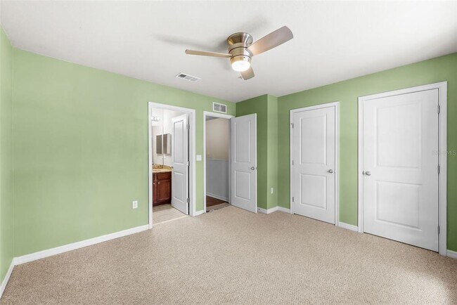 Building Photo - 4605 SW 48th Dr