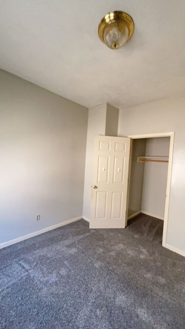 Building Photo - Coming Soon in Muncie! 3 Bed / 1 Bath House — Pet Friendly! Washer & Dryer Hookups!