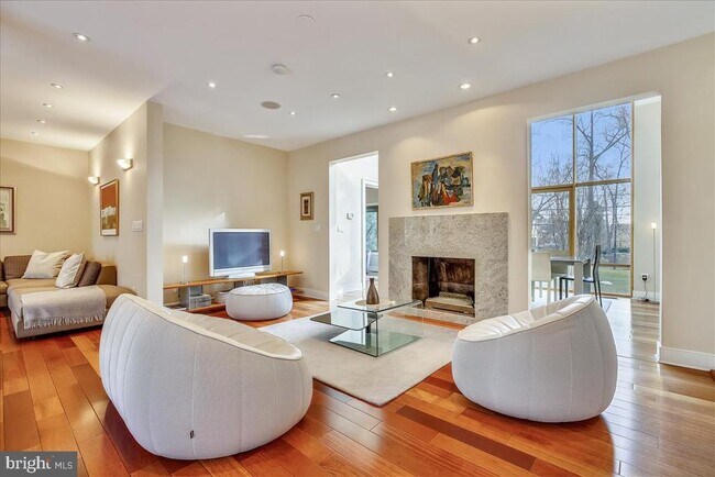 Building Photo - 6600 80th Pl