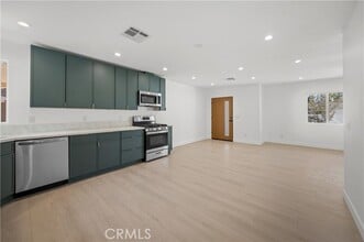 Building Photo - 6946 Amestoy Ave