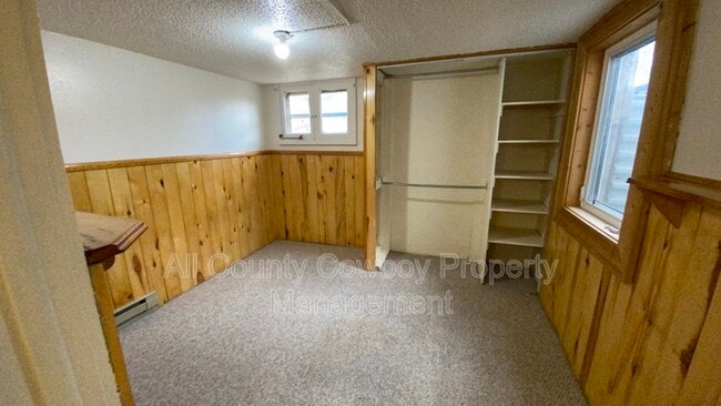 Building Photo - 170 1/2 N 8th St