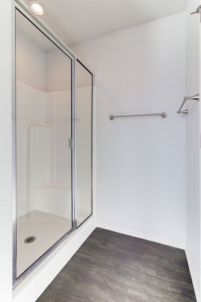 Building Photo - Pool + Park Community! 3/2/2 Plus Office!