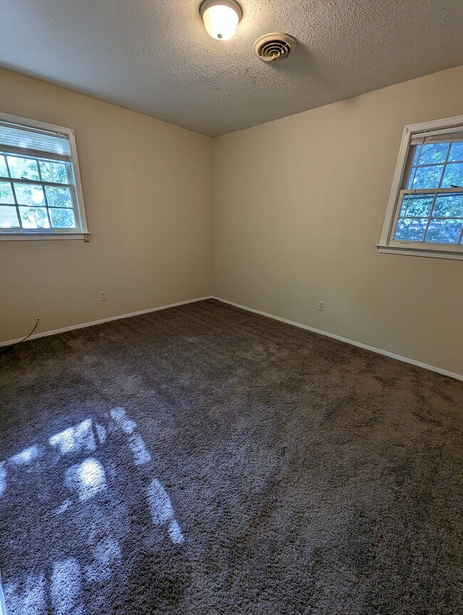 Building Photo - 3248 Harrison Rd