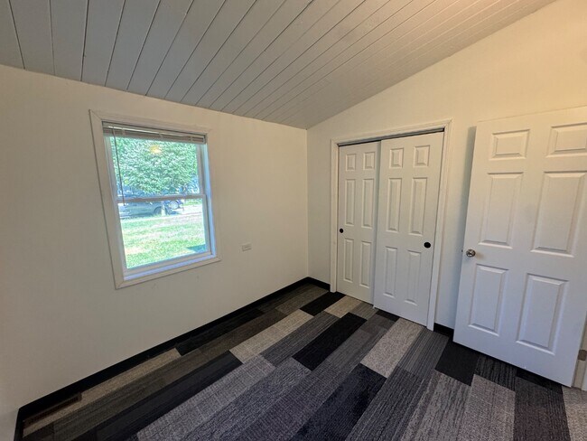 Building Photo - 1240 Okema St