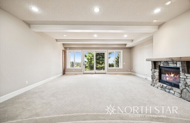 Building Photo - Executive Estate in Atherton Heights with ...
