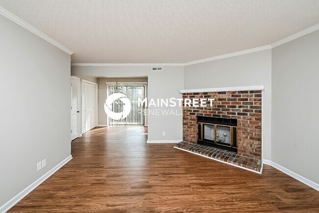 Building Photo - 3 Bedroom Pet-Friendly Home in Nashville, TN with Main Street Renewal