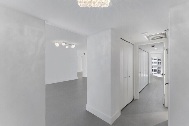 Building Photo - 1360 S Ocean Blvd