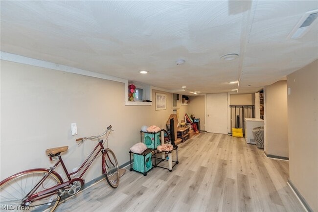 Building Photo - 1446 Hopkins Ave