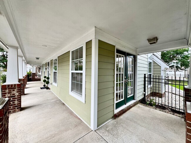 Building Photo - First-Time Rental Available NOW! Pet Friendly, Community Pool, Clubhouse, Fitness Center, Kayak, ...