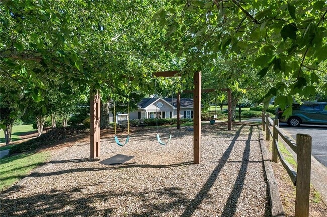 Building Photo - 2638 English Oaks Ln NW