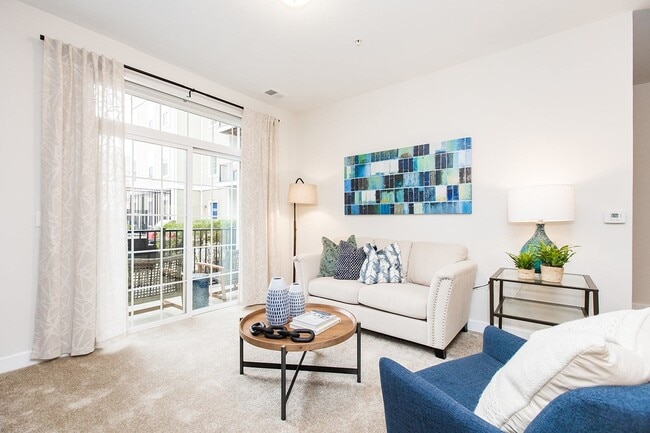 Building Photo - Verde at Howard Square West