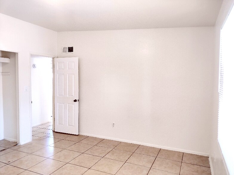 Building Photo - 6742 W Palmaire Ave