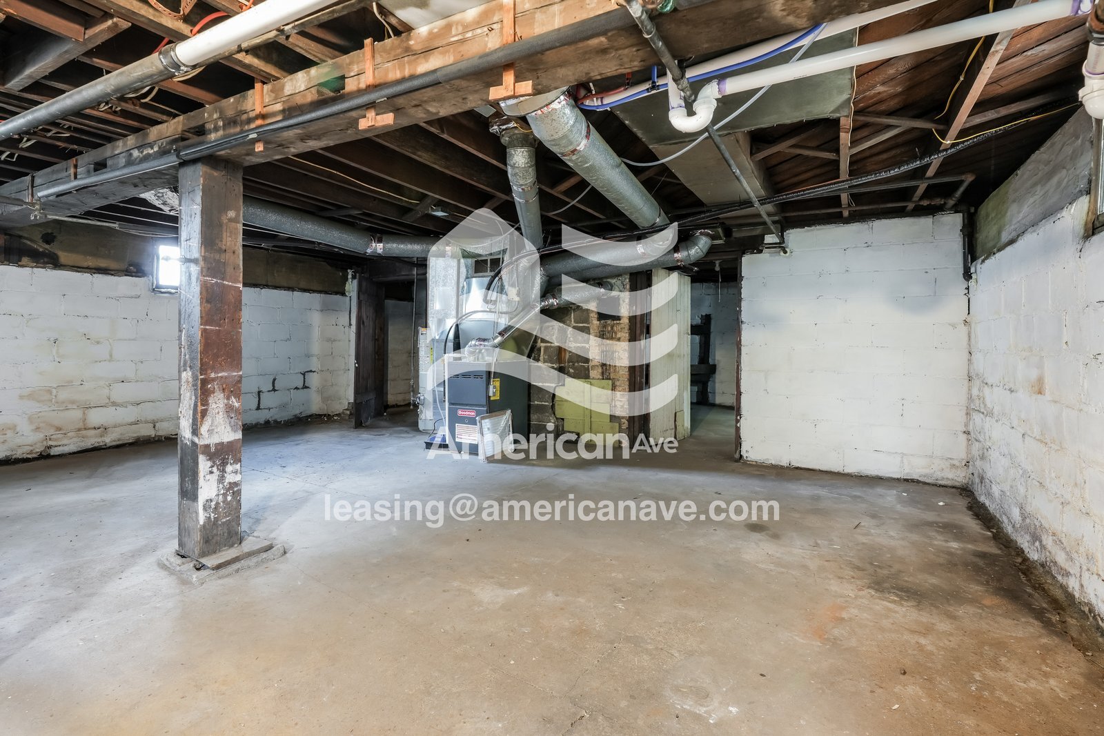 Building Photo - 671 Kilbourn St