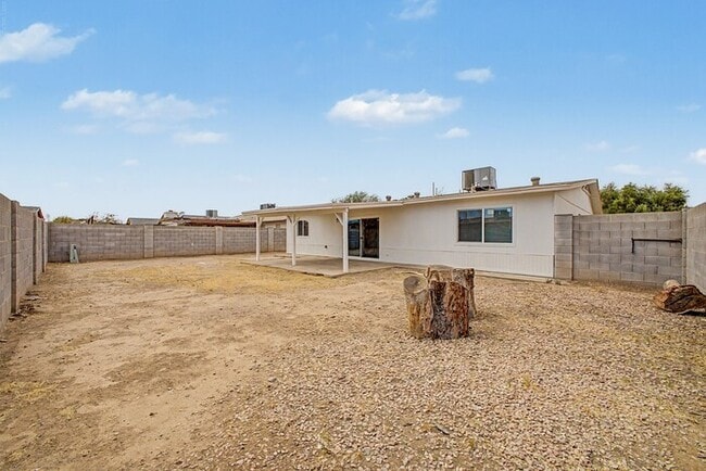 Building Photo - Single Family