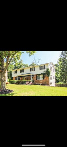 Building Photo - 1183 Monterey Dr