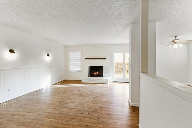 Building Photo - 729 Parkview Mountain Dr