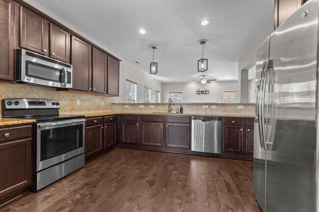 Building Photo - **SHOWINGS UNAVAILABLE UNTIL AUGUST 15th!!!**
