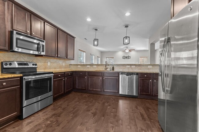 Building Photo - **SHOWINGS UNAVAILABLE UNTIL AUGUST 1ST!!!**