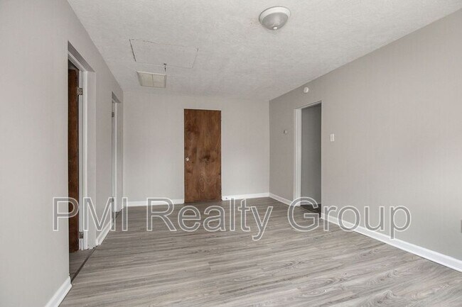 Building Photo - 3295 W 46th St
