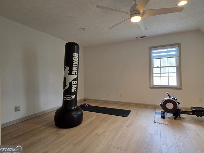 Building Photo - 215 Calgary Dr