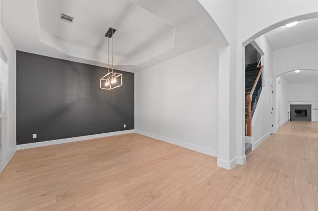 Building Photo - 400 Hidden Lake Ct