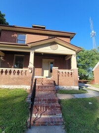 Building Photo - 621 W Lincoln St