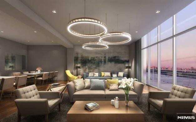 Building Photo - 320 Adolphus Ave