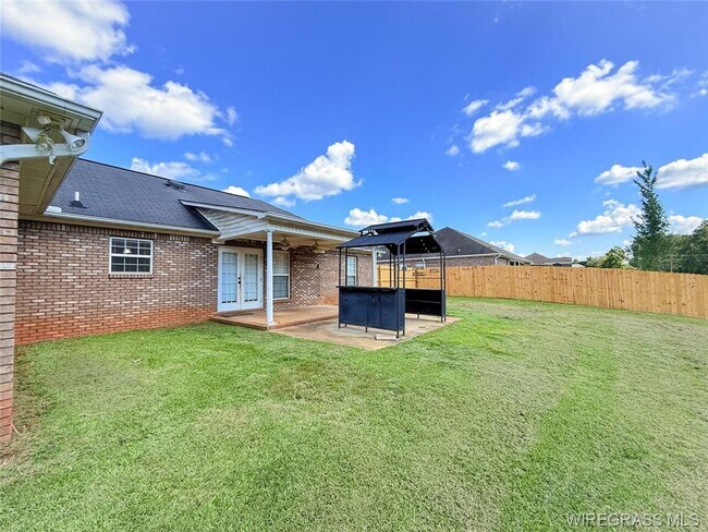 Building Photo - 501 Homestead Way