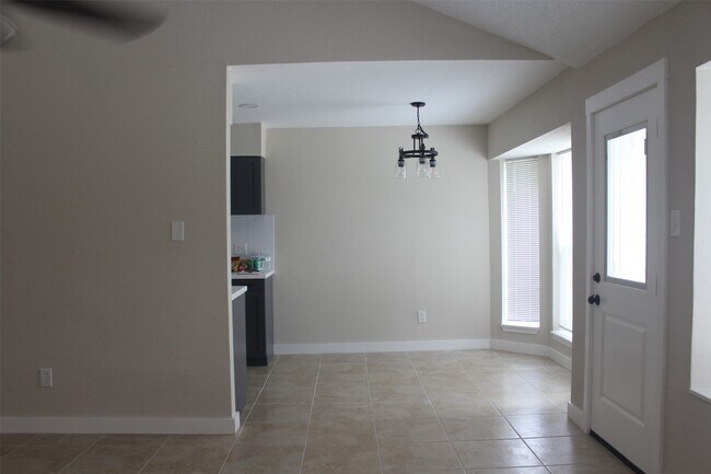 Building Photo - 4920 Deerwood Cir
