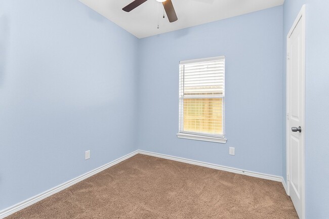 Building Photo - 286 Westchase St