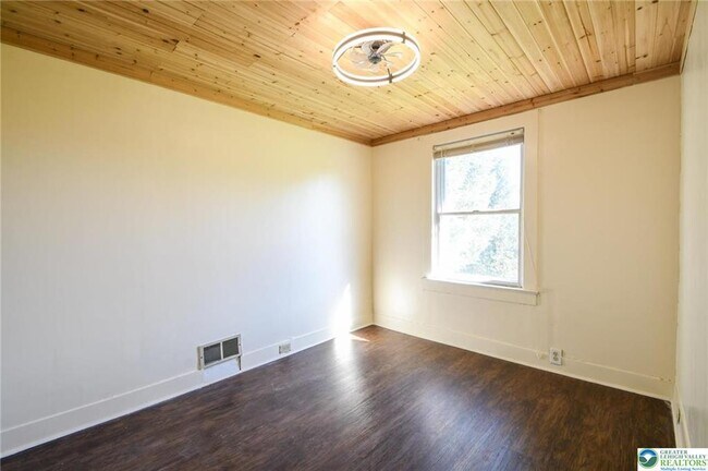 Building Photo - 2243 2nd St