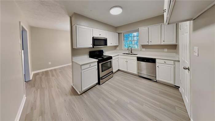 Building Photo - 321 Tarragon Way SW