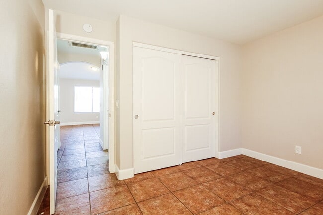 Building Photo - 3320 W Glass Ln